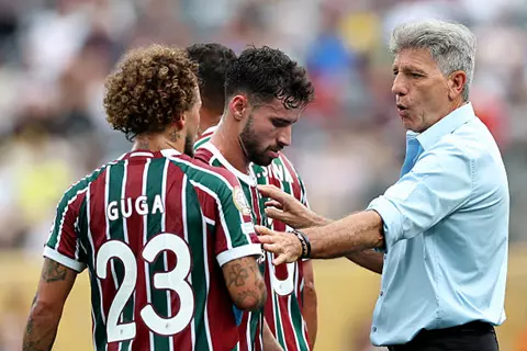 الفوز برباعية لا يكفي.. مدرب فلومينينسي يهاجم لاعبيه في كأس العالم للأندية